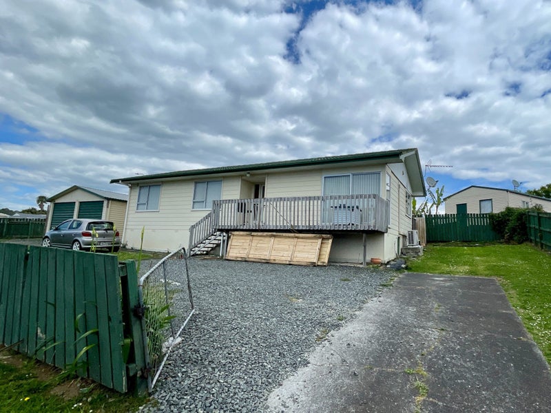 21 Maytime Street, Clover Park, Auckland - Carousel 2