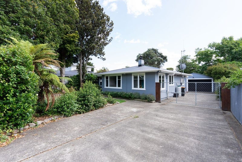 123 Pahiatua Street, Hokowhitu, Palmerston North - Carousel 1