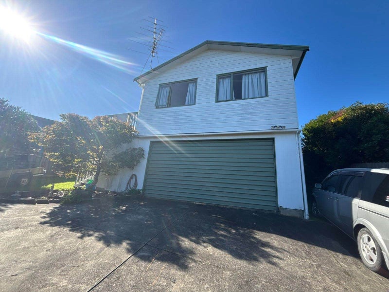24 Bonita Avenue, Stanmore Bay, Whangaparaoa - Carousel 1