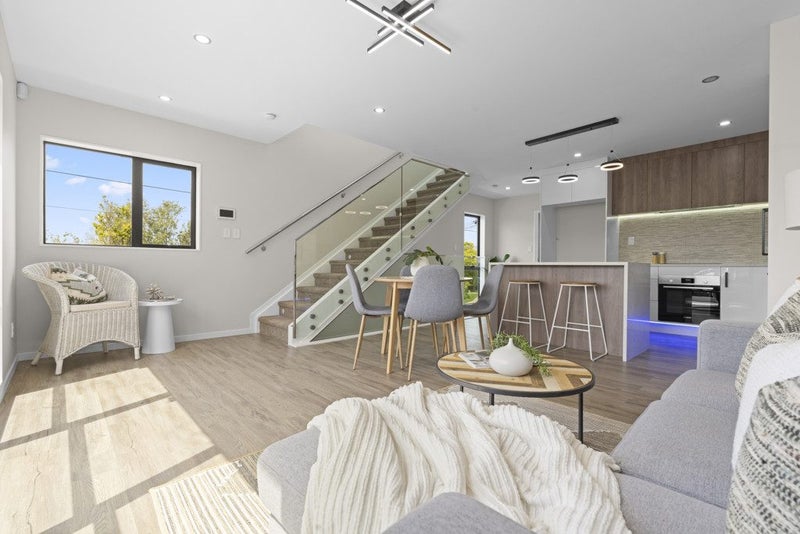 1/18 Hutchinsons Road, Bucklands Beach, Auckland - Carousel 1