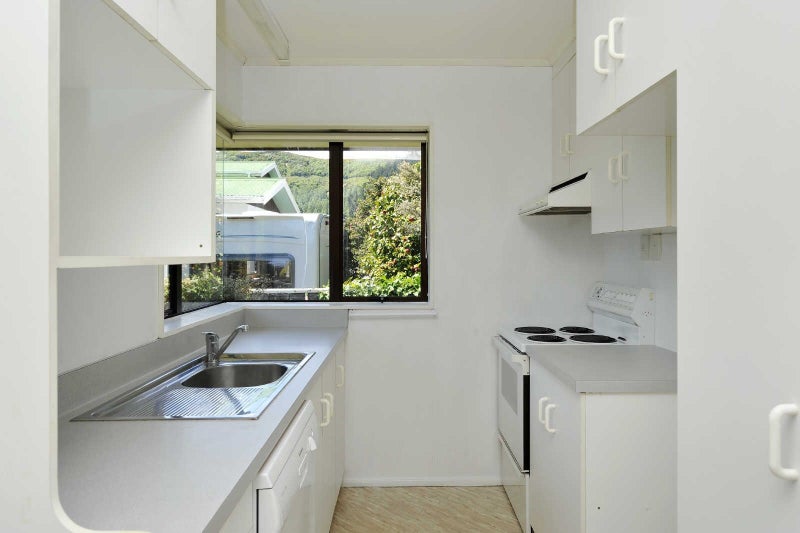 10 Pettit Place, The Wood, Nelson - Carousel 2