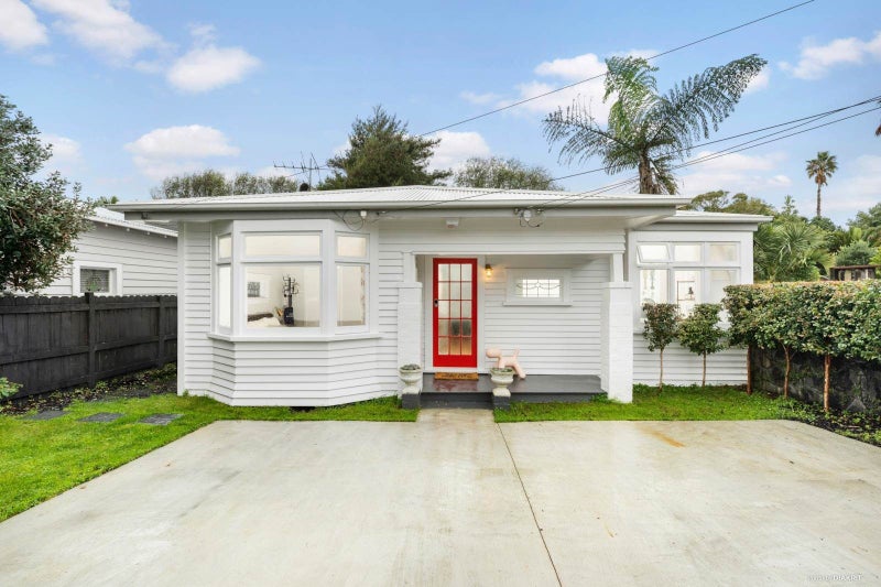 16A Edenvale Crescent, Mount Eden, Auckland - Carousel 1