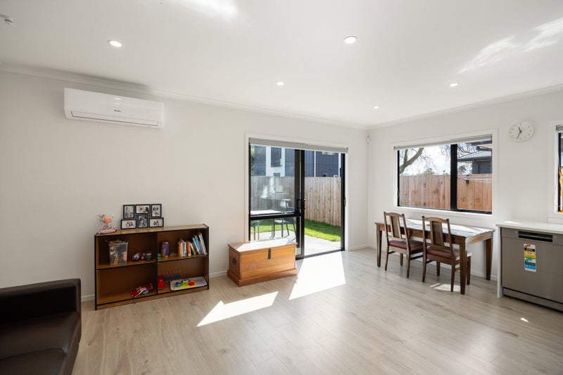 2/146 Hukanui Road, Chartwell, Hamilton - Carousel 2