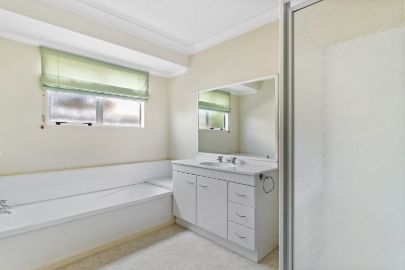 18 Callum Brae Drive, Rototuna, Hamilton - Carousel 14