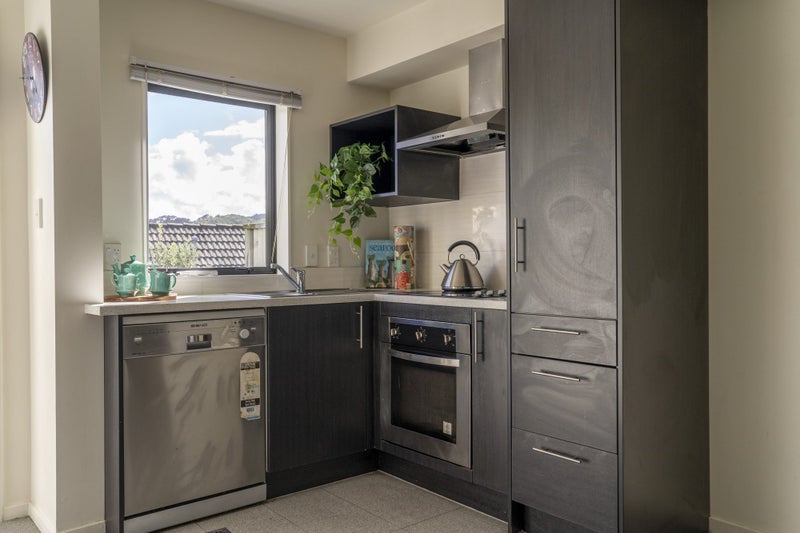 3/11 Gordon Place, Newtown, Wellington - Carousel 2