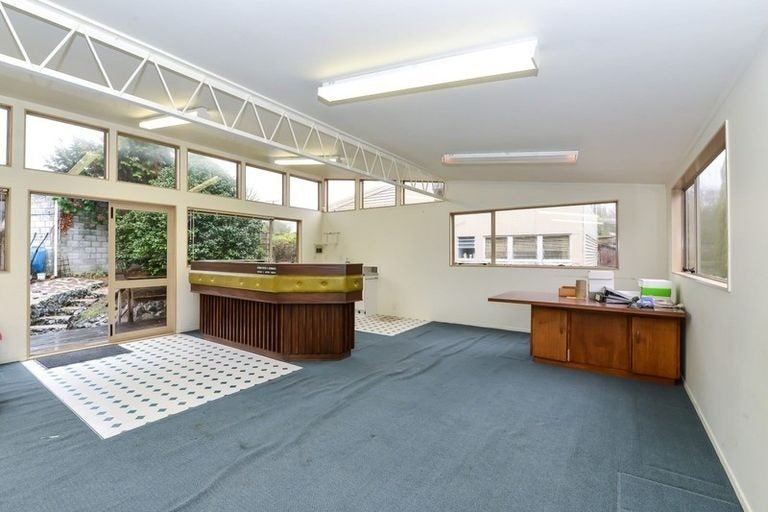 25 Queenwood Avenue, Queenwood, Hamilton - Carousel 13