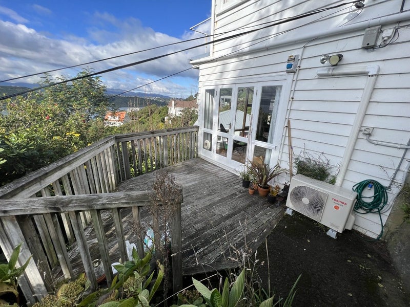 2/89A Grafton Road, Roseneath, Wellington - Carousel 1