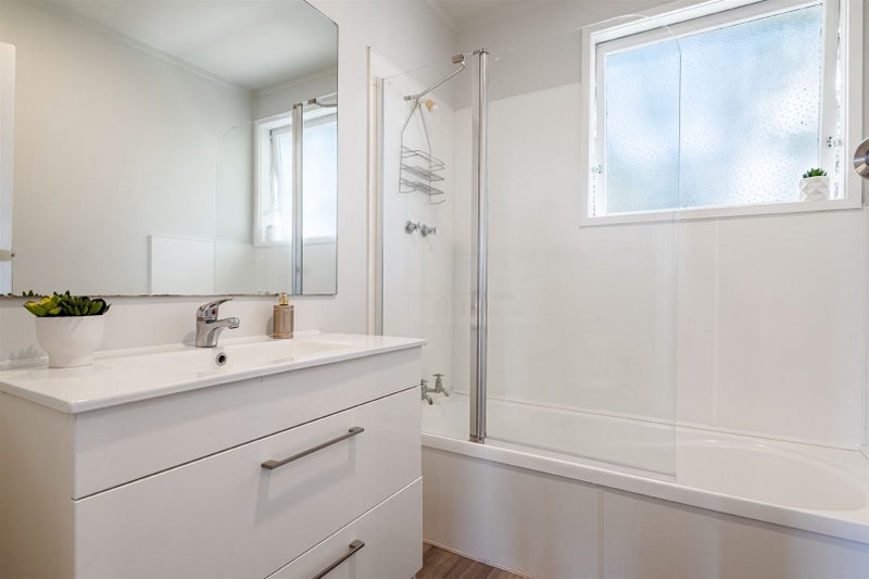 7 Simon Ellice Drive, Bayview, Auckland - Carousel 42