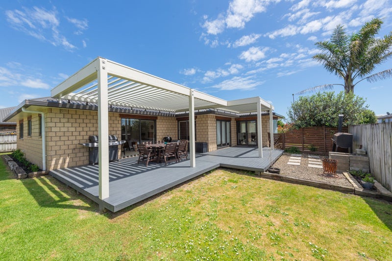 2 Raabia Close, Parakai, Helensville - Carousel 1