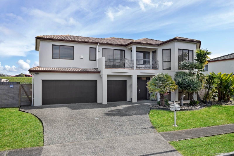 29 Amberwood Drive, Northpark, Auckland - Carousel 1