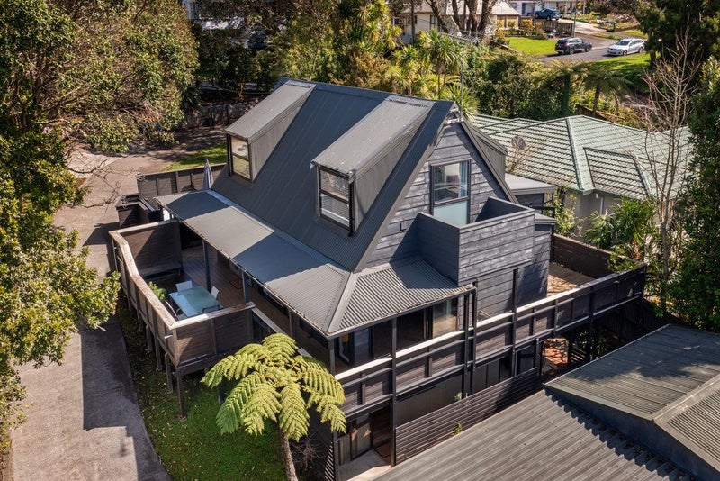 26 Harrybrook Road, Green Bay, Auckland - Carousel 1