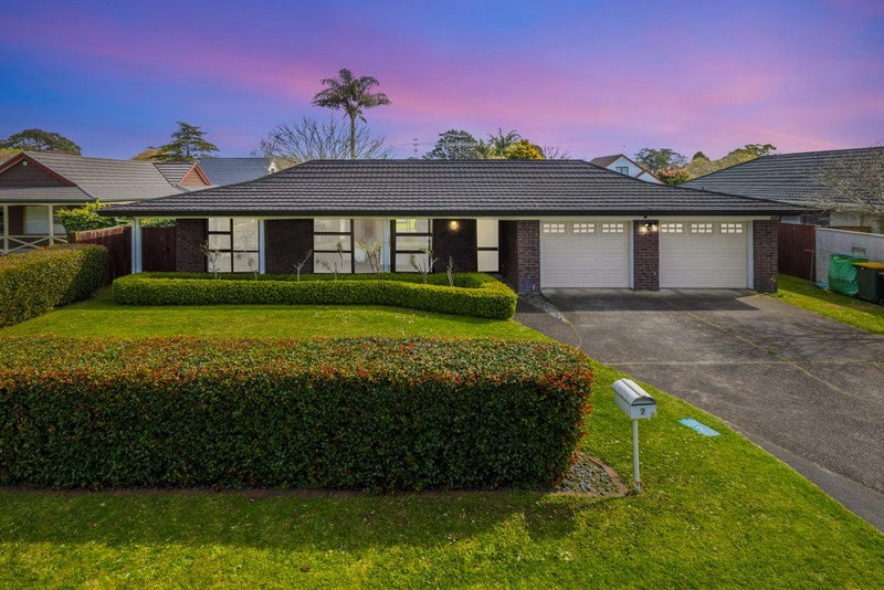 7 Zenith Place, Conifer Grove, Takanini - Carousel 1