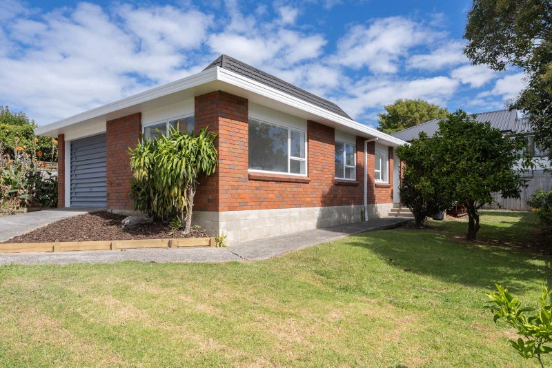 2/8 Kaipatiki Road, Glenfield, Auckland - Carousel 2