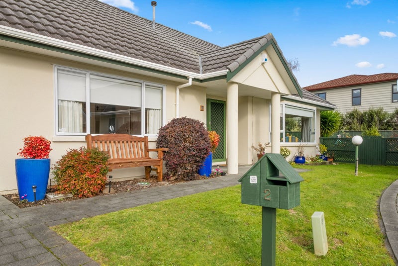 2 Millwood Place, Silverstream, Upper Hutt - Carousel 2