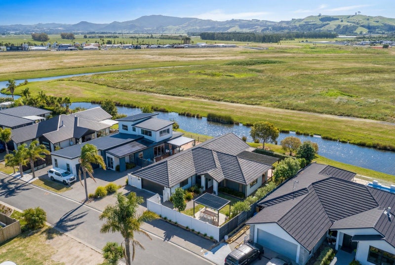 7 Senecio Way, Papamoa Beach, Papamoa - Carousel 1