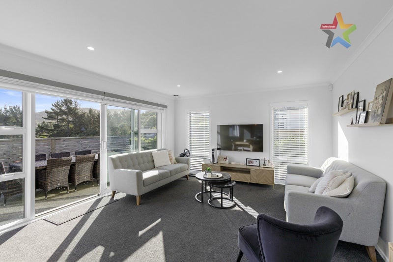 167 Waipounamu Drive, Kelson, Lower Hutt - Carousel 1