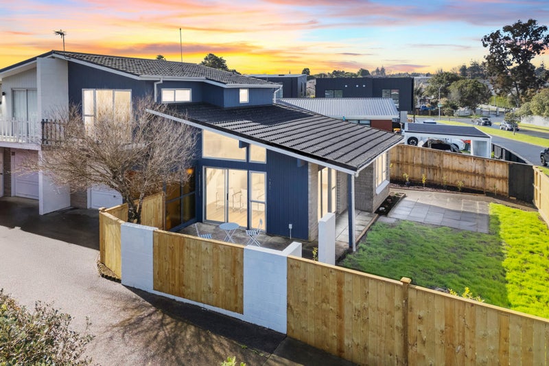 2/30 WHITEACRES DR, Sunnyhills, Auckland - Carousel 1