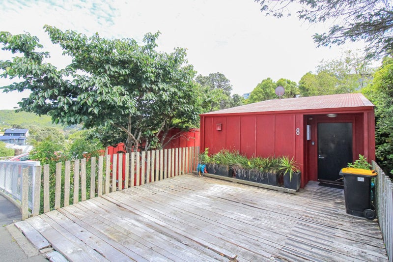 8 Albemarle Road, Northland, Wellington - Carousel 2
