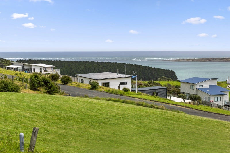 73 Te Wetini Roore Place, Kawhia - Carousel 1