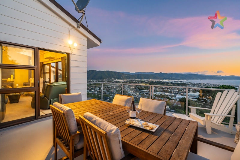 18 Jacaranda Grove, Maungaraki, Lower Hutt - Carousel 2