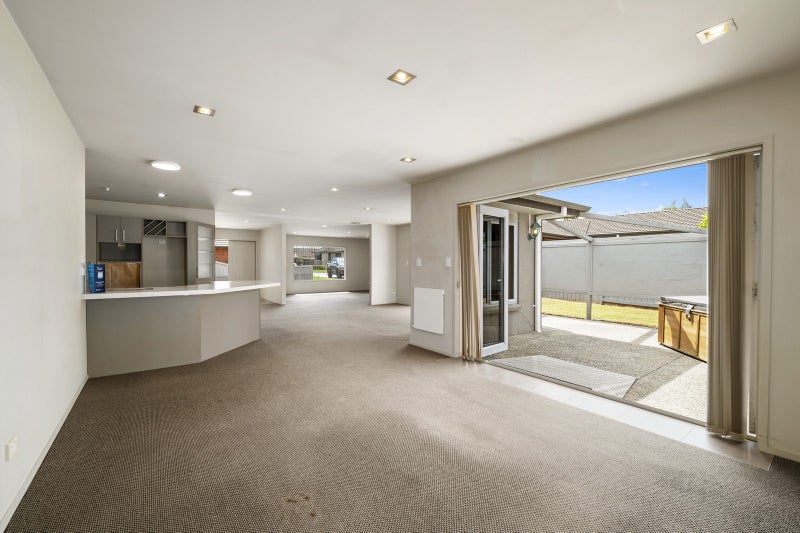 8 Owhatiura Drive, Lynmore, Rotorua - Carousel 1