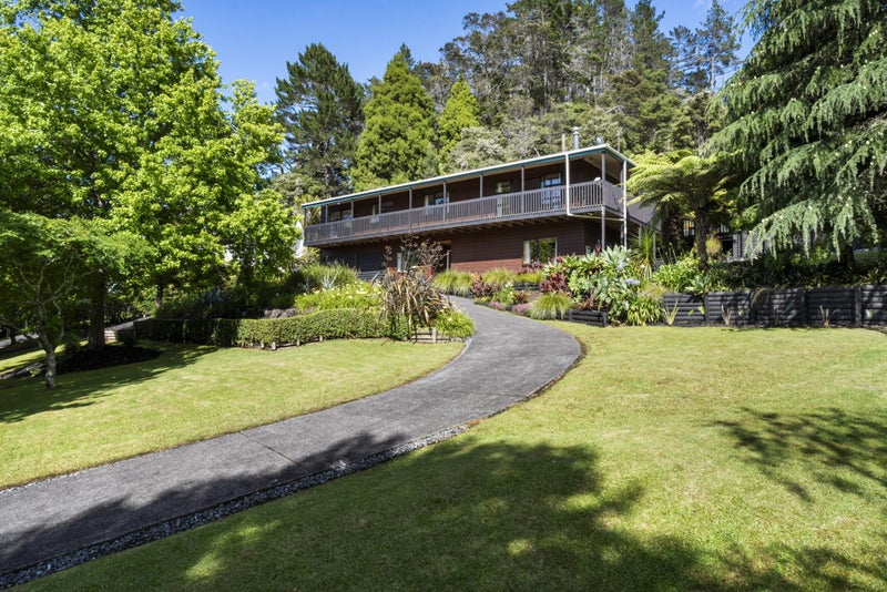 16 Parklands Avenue, Swanson, Auckland - Carousel 2
