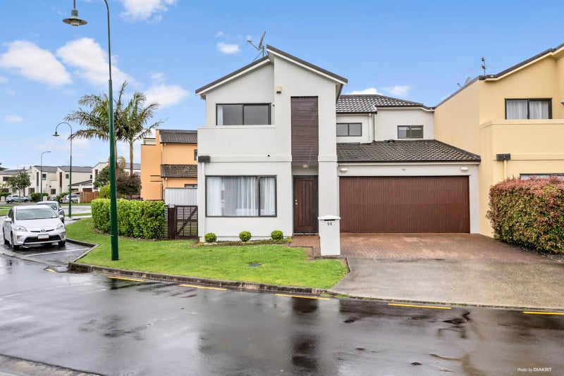 54 Tiger Drive, Golflands, Auckland - Carousel 1
