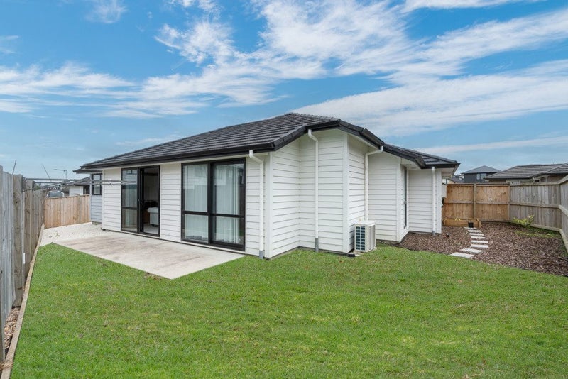 2/14 Arahi Place, Rototuna North, Hamilton - Carousel 1