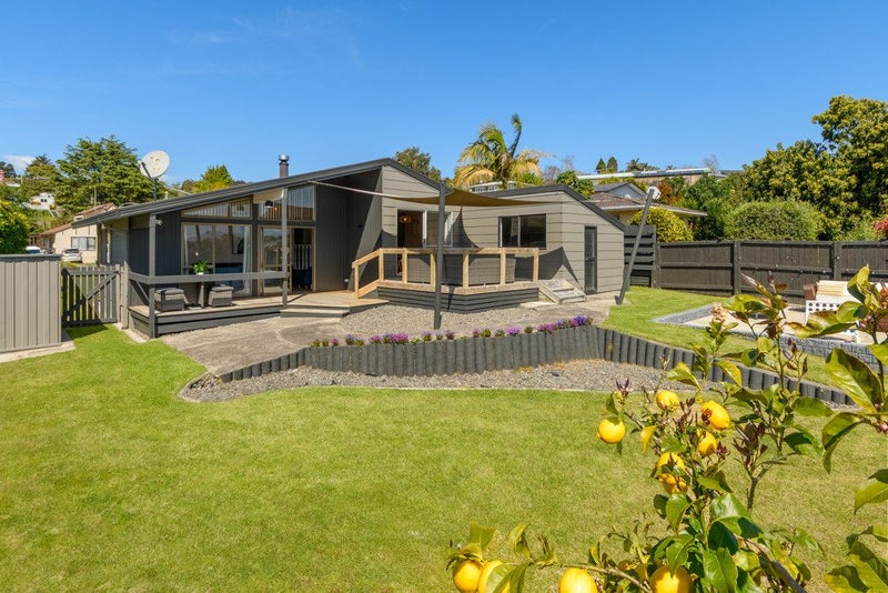 13 Nicolas Place, Judea, Tauranga - Carousel 1