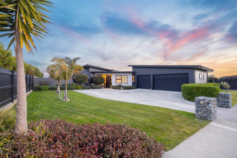54 Rodeo Drive, Kelvin Grove, Palmerston North - Carousel 1