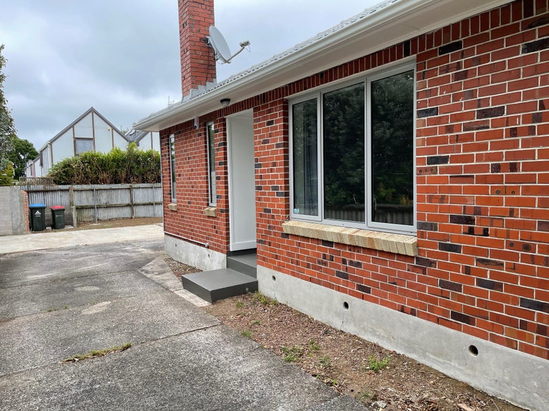 96 Owairaka Avenue, Mount Albert, Auckland - Carousel 2