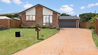 96 Kingdale Road, Henderson, Auckland - Carousel 1