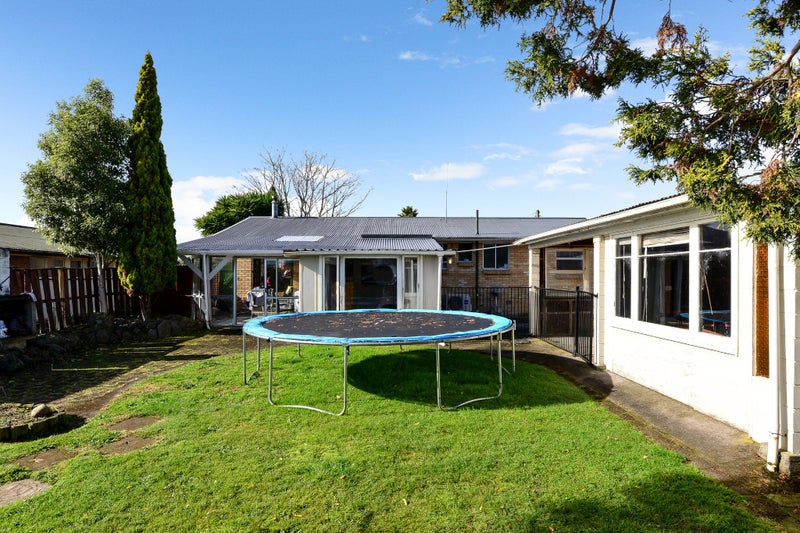 299 Shakespeare Street, Leamington, Cambridge - Carousel 2