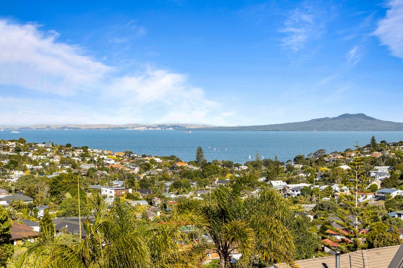 4 Calypso Place, Rothesay Bay, Auckland - Carousel 2