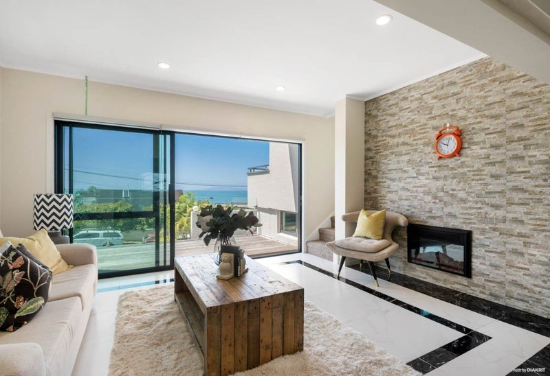 74 Churchill Road, Murrays Bay, Auckland - Carousel 22