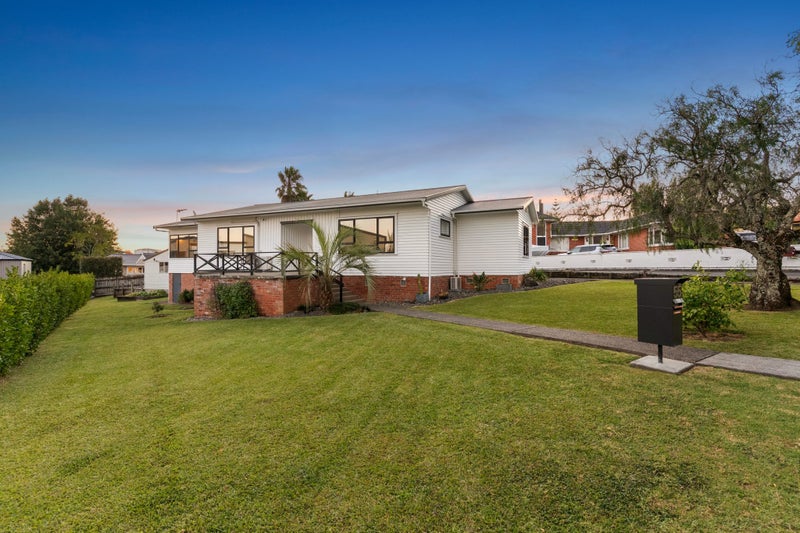 55 Howe Street, Howick, Auckland - Carousel 1