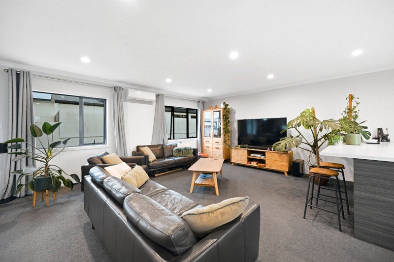 5/15 Cook Street, Hamilton East, Hamilton - Carousel 2