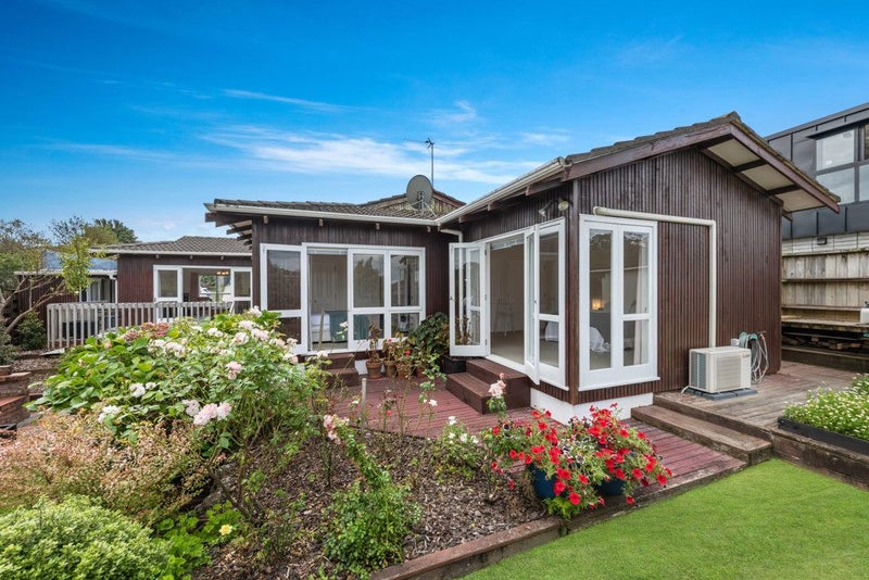 18 Maugham Drive, Bucklands Beach, Auckland - Carousel 1