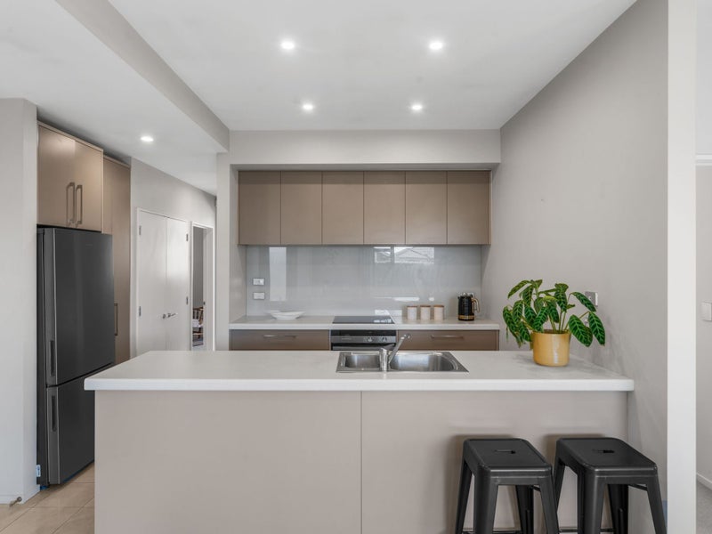 8 Saracen Avenue, Northwood, Christchurch - Carousel 2