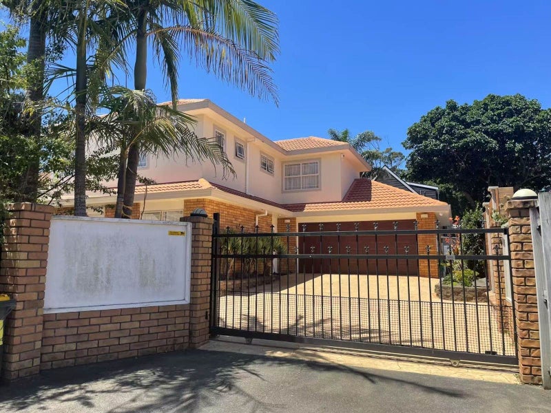 24A Queensway, Three Kings, Auckland - Carousel 1