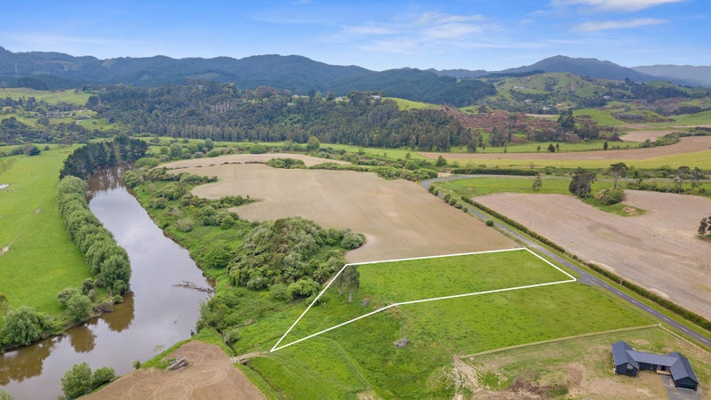 136 Bedford Road, Te Kowhai, Hamilton - Carousel 1