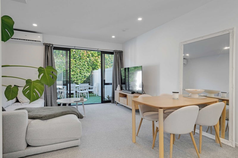 2/1 Jersey Avenue, Mount Albert, Auckland - Carousel 2