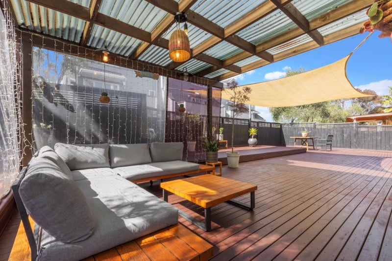 15 Belle Verde Drive, Sunnynook, Auckland - Carousel 1