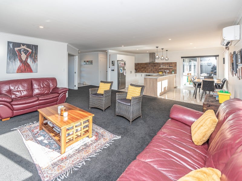 16 Magnolia Crescent, Tawhero, Whanganui - Carousel 2