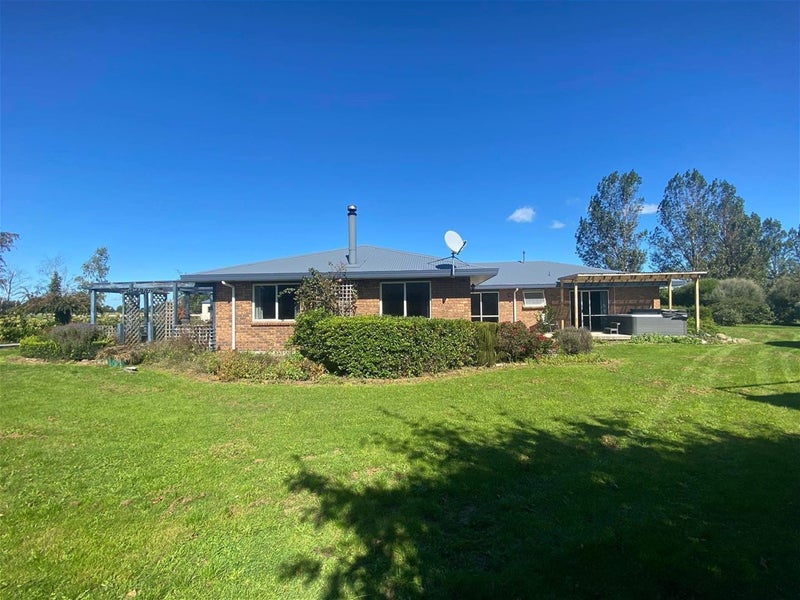 909 State Highway 2, Masterton - Carousel 2