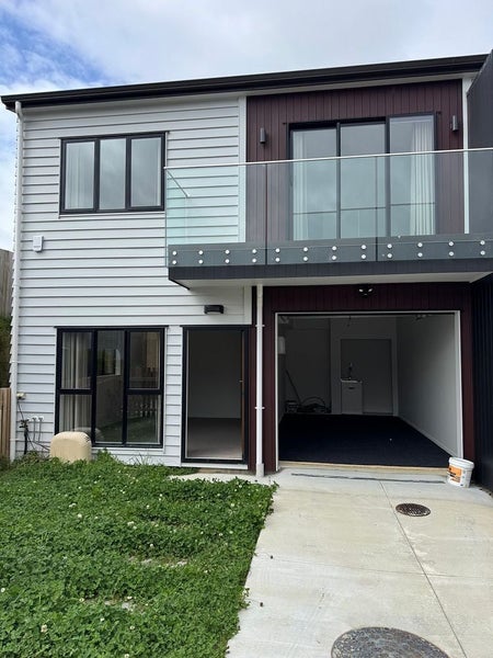 14 Medallion Drive, Oteha, Auckland - Carousel 2
