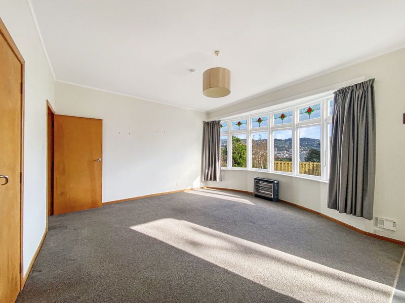 24 Austin Street, Mount Victoria, Wellington - Carousel 1