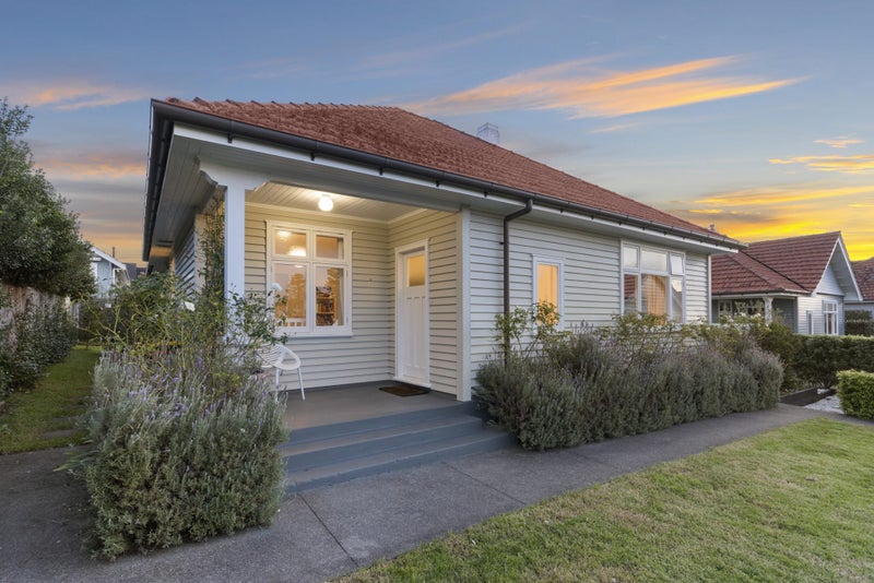 8 Sunderland Avenue, Hobsonville, Auckland - Carousel 2