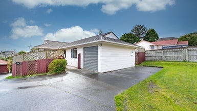 47A Rose Street, Ranui, Porirua - Carousel 1
