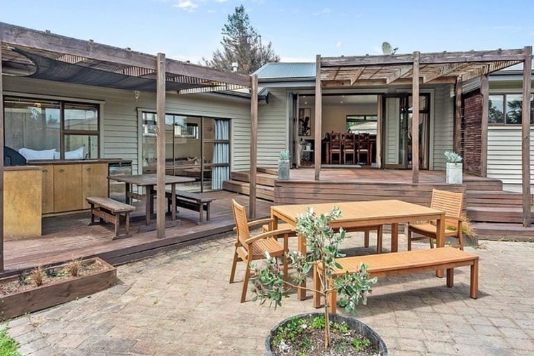 42 Tomin Road, Glenview, Hamilton - Carousel 2
